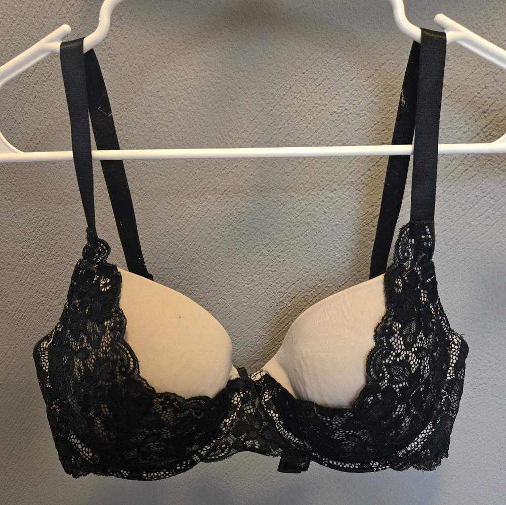 Lace trimmed bra